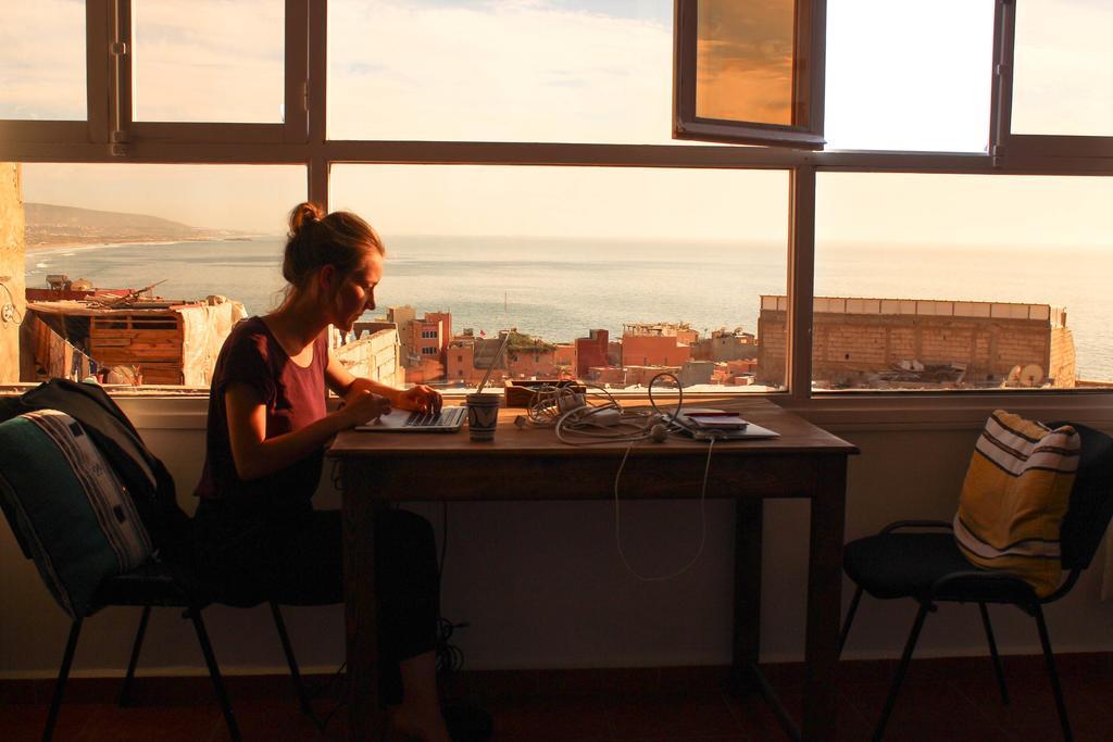 טגזוט Sundesk Coworking And B&B מראה חיצוני תמונה